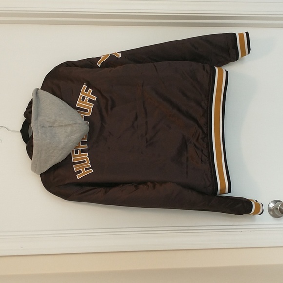Harry Potter Hufflepuff black hooded bomber jacket - Picture 5 of 8